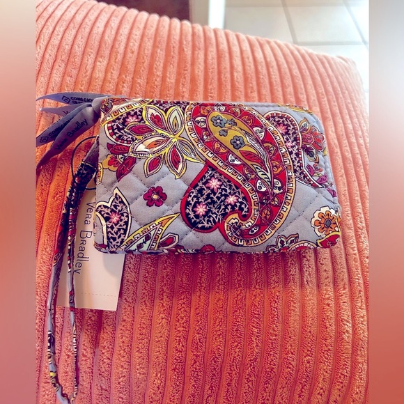 Vera Bradley Handbags - Vera Bradley cotton double zip RFID wallet/wristlet machine washable NWT